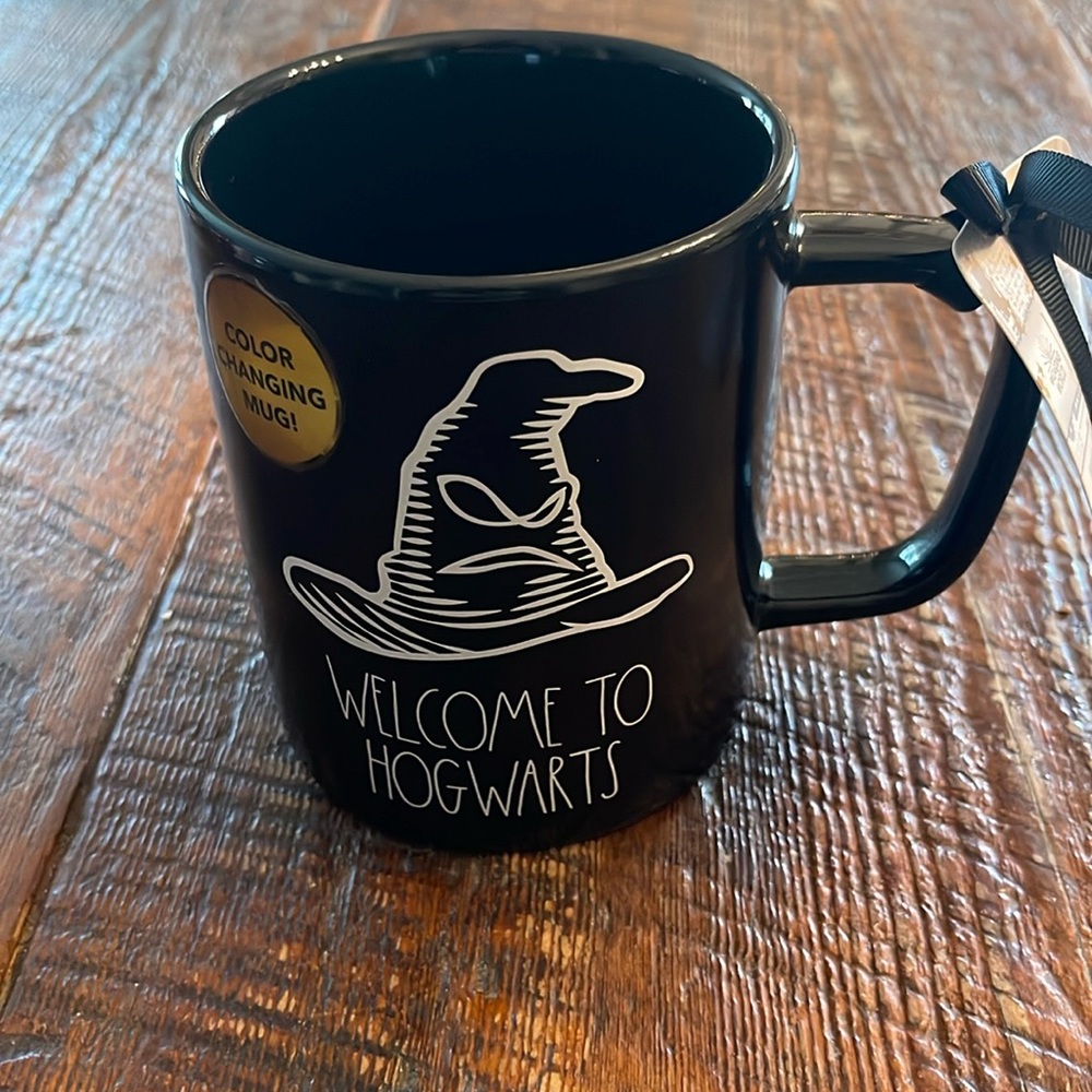 NWT Rae Dunn Harry Pottet sorting hat color change mug